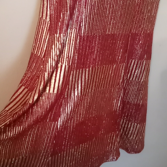 Espresso Maroon and Gold Dress - Picture 4 of 4